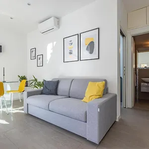  Apartment La Casa Dei Miei - Con Terrazzo In Centro Italy